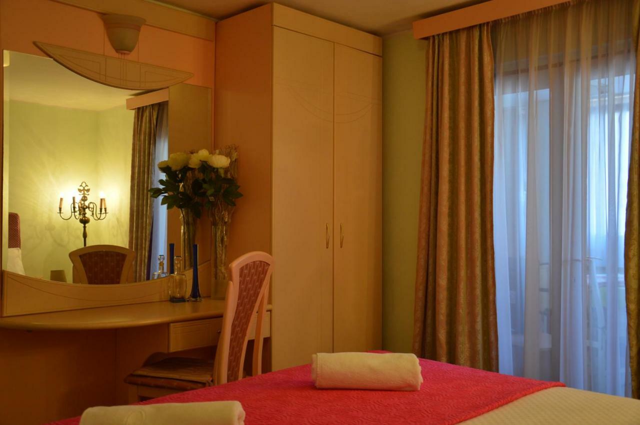 Ferienwohnung Hous Mira Poreč Exterior foto
